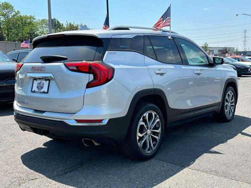 Quicksilver Metallic 2018 GMC Terrain SLT