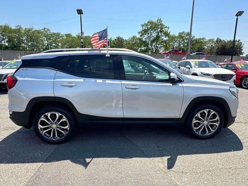 Quicksilver Metallic 2018 GMC Terrain SLT