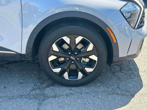 Wolf Gray 2023 Kia Sportage X-Line