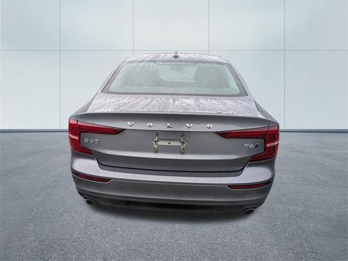 2019 Volvo S60 T6 Momentum
