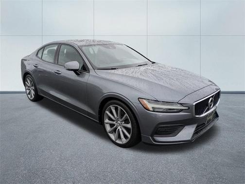 2019 Volvo S60 T6 Momentum