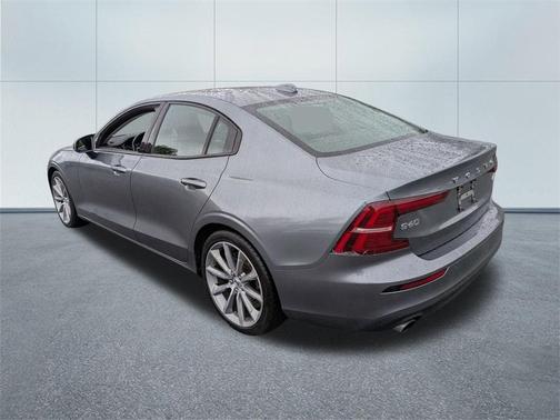 2019 Volvo S60 T6 Momentum
