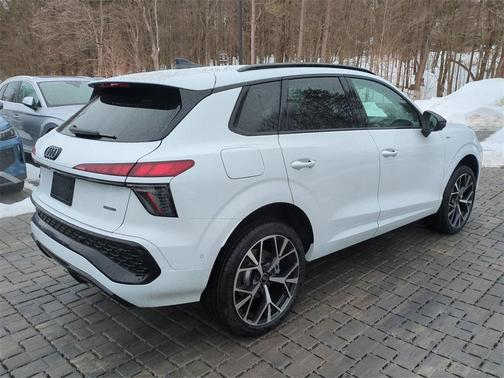 Glacier White Metallic 2026 Audi Q3 S line