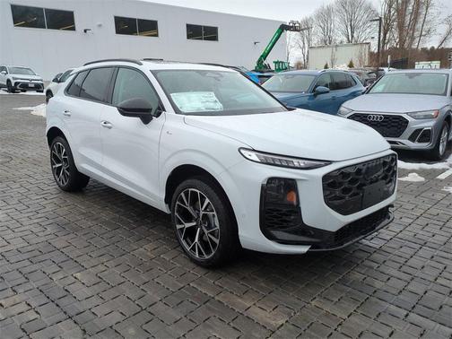 Glacier White Metallic 2026 Audi Q3 S line