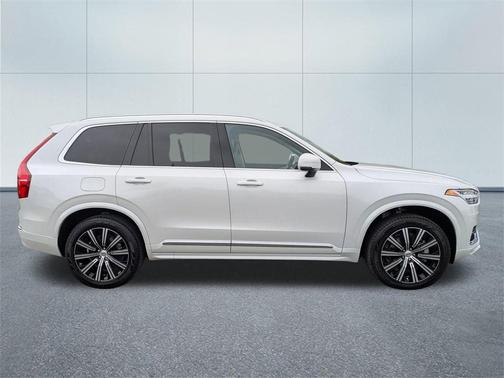 2025 Volvo XC90 B5 Core