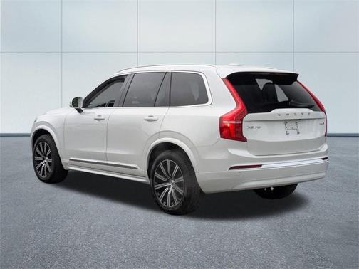 2025 Volvo XC90 B5 Core