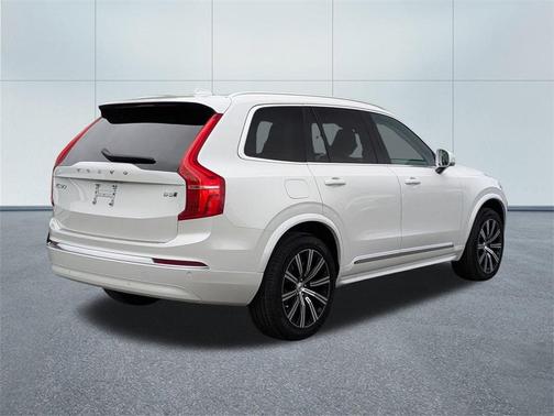 2025 Volvo XC90 B5 Core