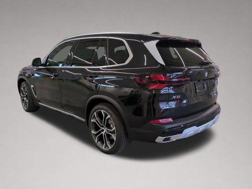 Black Sapphire Metallic 2026 BMW X5 xDrive40i
