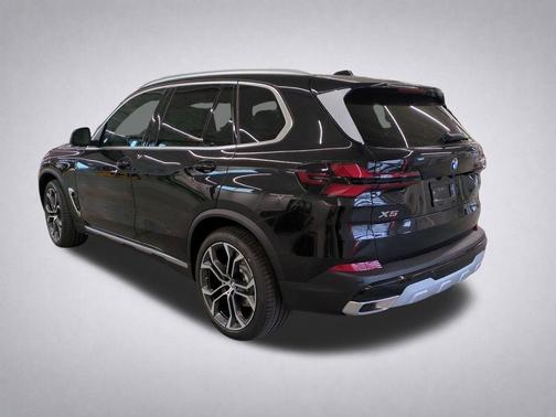 Black Sapphire Metallic 2026 BMW X5 xDrive40i