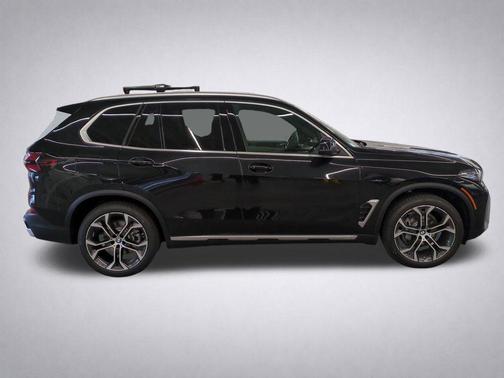 Black Sapphire Metallic 2026 BMW X5 xDrive40i