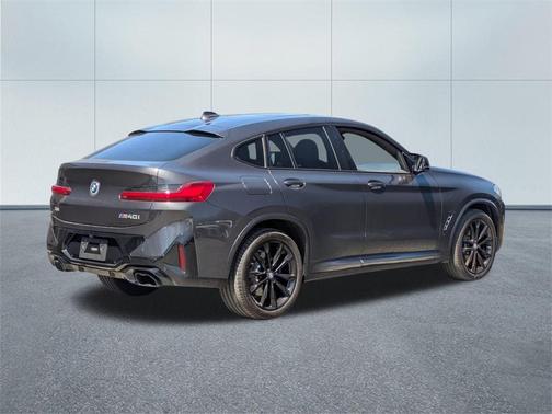 2023 BMW X4 M40i