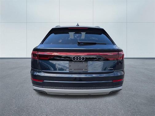 2025 Audi Q8 55 Premium