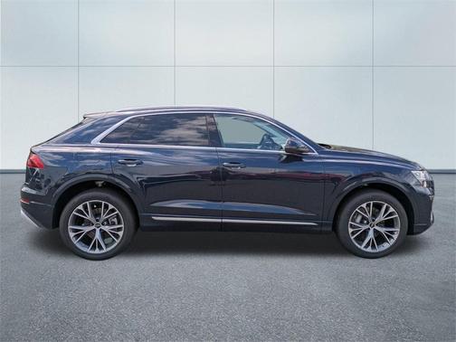 2025 Audi Q8 55 Premium