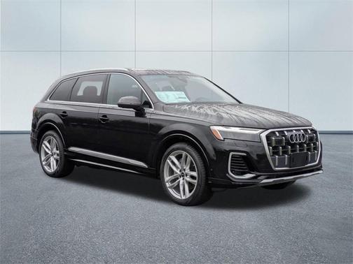 2025 Audi Q7 55 Premium Plus