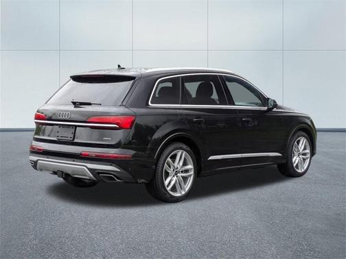 2025 Audi Q7 55 Premium Plus