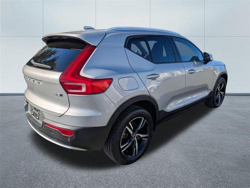 2023 Volvo XC40 B5 Core