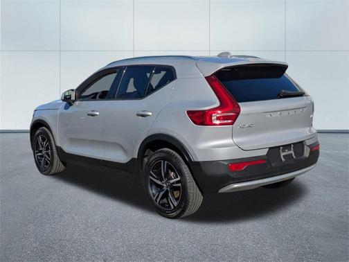 2023 Volvo XC40 B5 Core