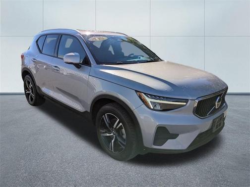 2023 Volvo XC40 B5 Core