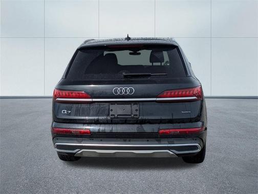 2021 Audi Q7 45 Premium