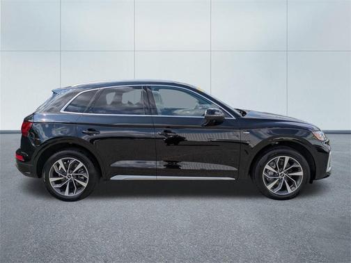 2022 Audi Q5 45 S line quattro Premium