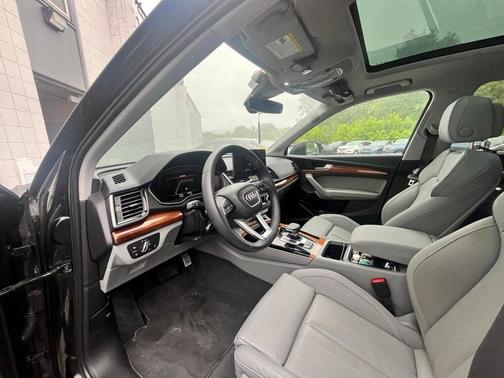 2022 Audi Q5 45 S line quattro Premium