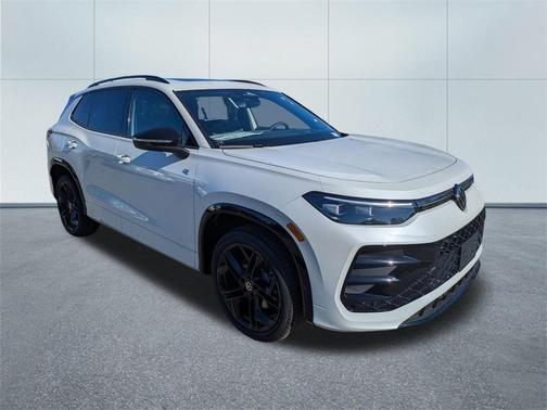 2025 Volkswagen Tiguan 2.0T SE R-Line Black