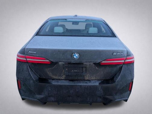 Black Sapphire Metallic 2026 BMW 530 i xDrive