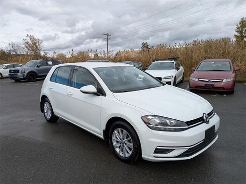 2018 Volkswagen Golf TSI S