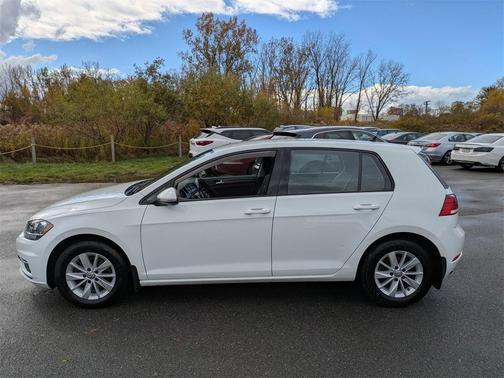 2018 Volkswagen Golf TSI S