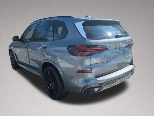 Gray Metallic 2026 BMW X5 xDrive40i