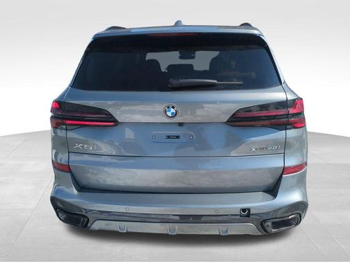 Gray Metallic 2026 BMW X5 xDrive40i