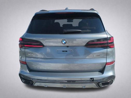 Gray Metallic 2026 BMW X5 xDrive40i