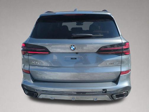 Gray Metallic 2026 BMW X5 xDrive40i