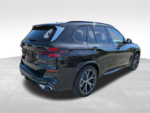 Black Sapphire Metallic 2026 BMW X5 PHEV xDrive50e