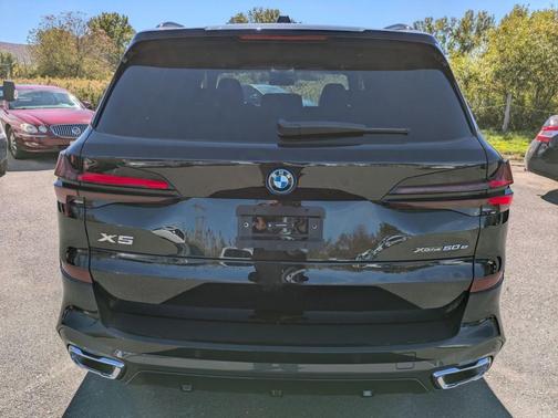 Black Sapphire Metallic 2026 BMW X5 PHEV xDrive50e