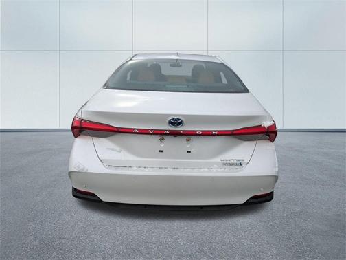 2019 Toyota Avalon Hybrid Limited