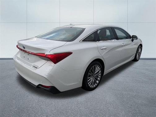 2019 Toyota Avalon Hybrid Limited