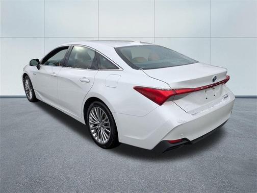 2019 Toyota Avalon Hybrid Limited
