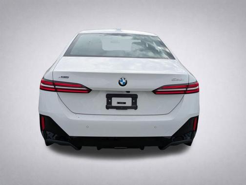 Alpine White 2026 BMW 530 i xDrive