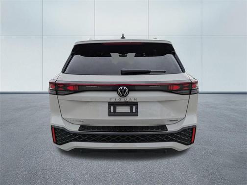 2026 Volkswagen Tiguan 2.0T SEL R-Line