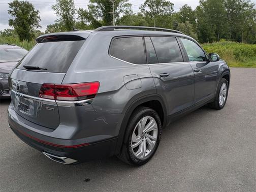 2022 Volkswagen Atlas 3.6L SE w/Technology