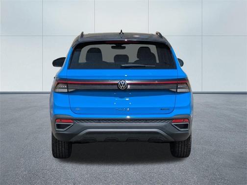 2025 Volkswagen Taos 1.5T SE Black