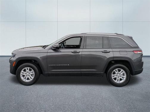 2022 Jeep Grand Cherokee Laredo