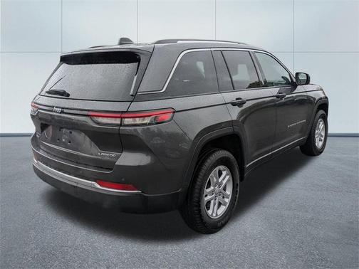 2022 Jeep Grand Cherokee Laredo
