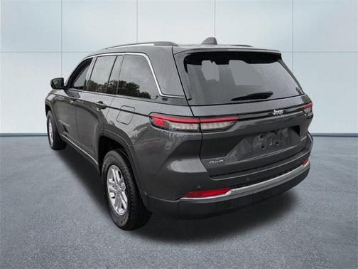 2022 Jeep Grand Cherokee Laredo
