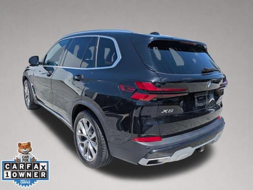 Black Sapphire Metallic 2025 BMW X5 xDrive40i