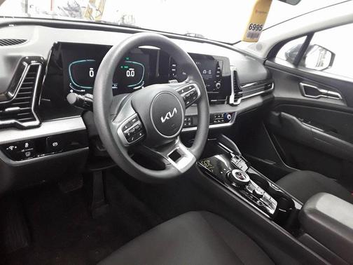 2023 Kia Sportage Hybrid LX