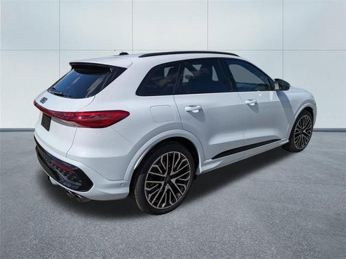2025 Audi SQ5 3.0T quattro Premium