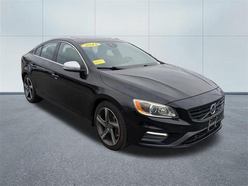 2015 Volvo S60 T6 R-Design