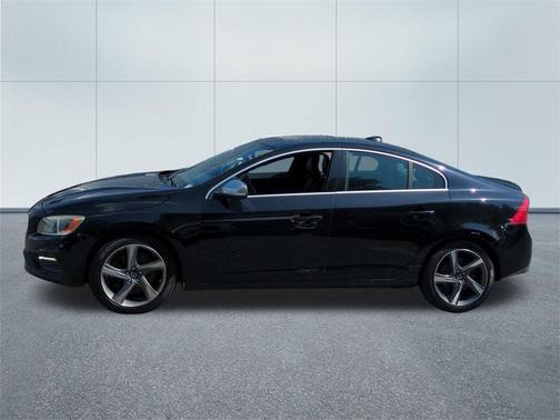 2015 Volvo S60 T6 R-Design